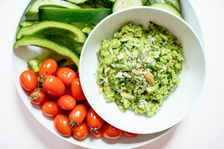 Minty Spring Pea Dip – Nutrition Stripped