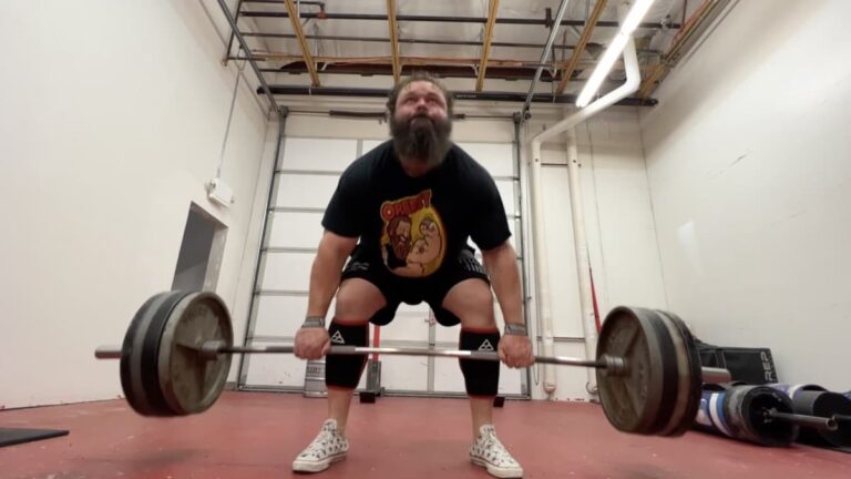 Check Out Strongman Robert Oberst’s 3 Tips for a Better Deadlift