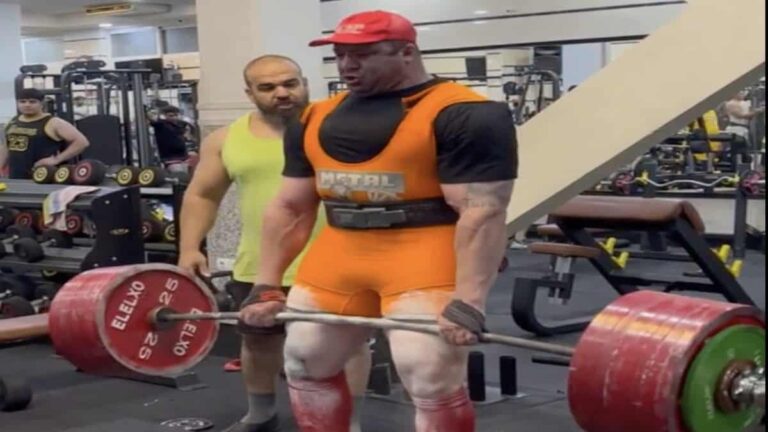 Check Out Peiman Maheripourehir Make A 996-Pound Deadlift Double Seem Effortless