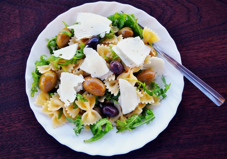 What’s A Green Mediterranean Diet? It May Help Reduce Harmful Visceral Fat