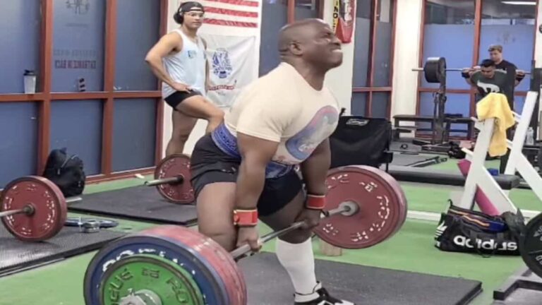 At 63 Years Old, Powerlifter David Ricks Deadlifts 628 Kilos for five Reps