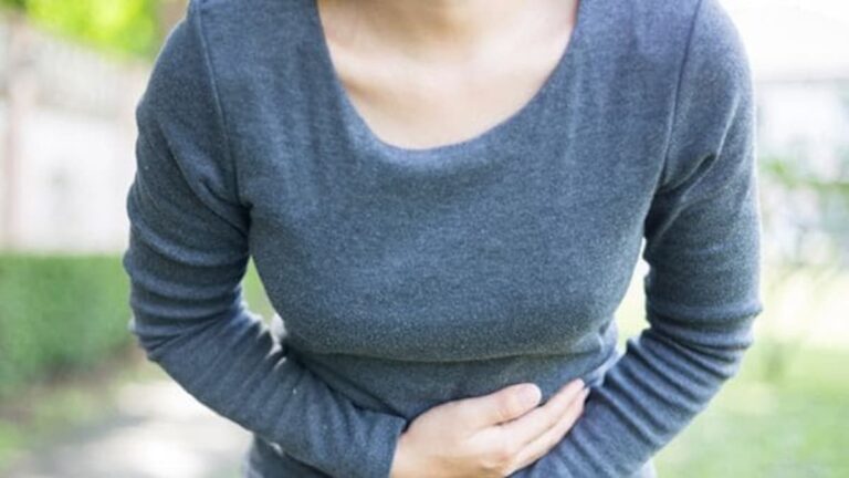 Period Cramps, Stomach Pain – 3 Expert Diet Suggestions That May Help