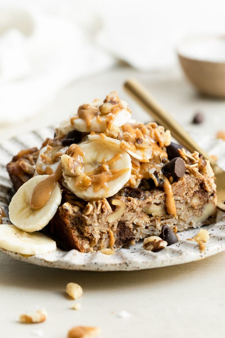 Banana Chocolate Chip Baked Oatmeal (Easy and Healthy)