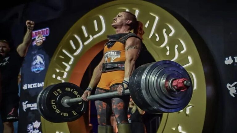 Rhianon Lovelace Scores an Axle Deadlift World Record of 261.5 Kilograms (576.5 Kilos)