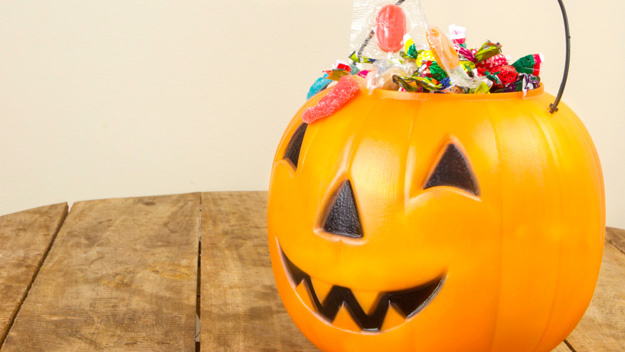 Local dentist discusses dental health just in time for Halloween candy