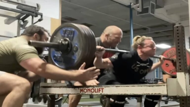 Powerlifter Kristy Hawkins (75KG) Squats 600 Kilos for Unofficial World Record