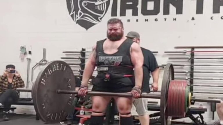 Sean Hayes Axle Deadlifts 1,045 Kilos, Sets Canadian Record