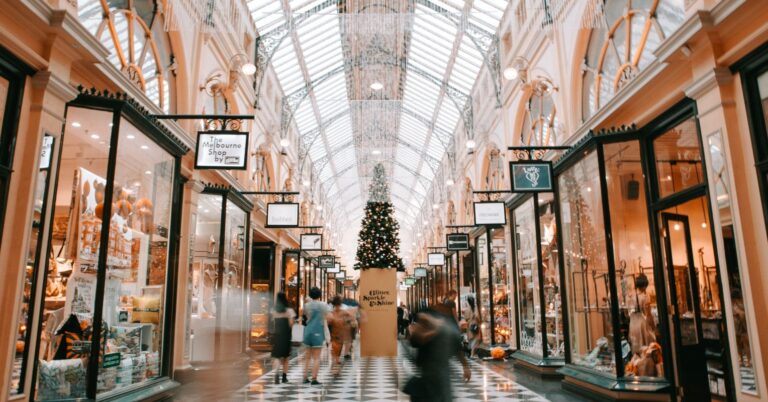 Mental Health Suggestions for Smarter Shopping This Holiday Season