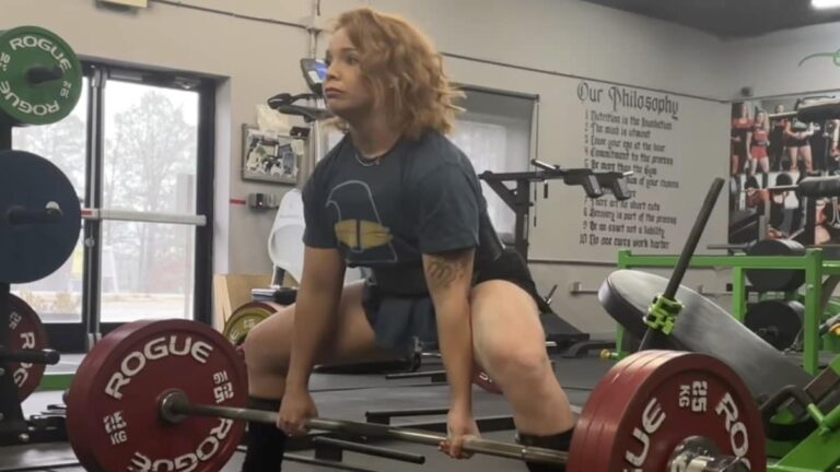 Heather Connor Looks Ahead to 2023 After a 391.3-Pound Six-Rep Deadlift PR