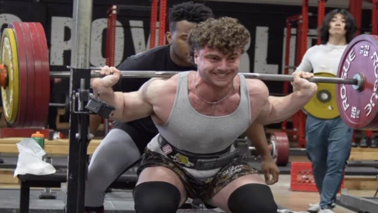 Powerlifter Jacob Green Hit a Squat PR of 254.9 Kilograms (562 Kilos) with a Three-Second Negative