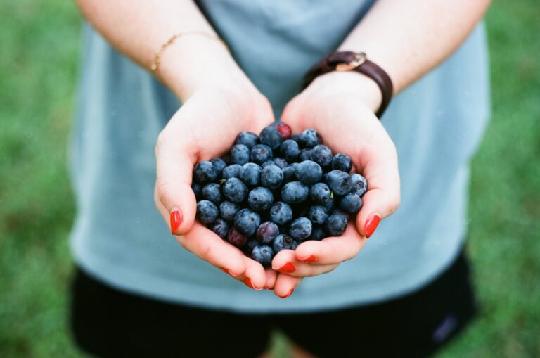 Here’s What A Handful Of Blueberries Can Do For Your Brain, Heart Health