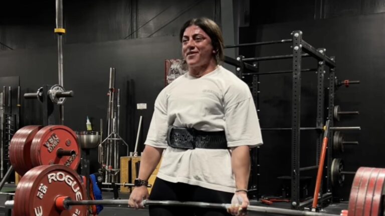 Hunter Henderson Records Her First Raw Conventional Deadlift Past the 226.8-Kilogram (500-Pound) Barrier