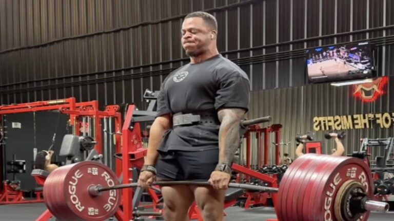 Jamal Browner Scores a 435-Kilogram (959) Raw Conventional Deadlift PR