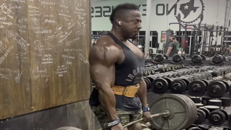 Joe Mackey Scores A 362.8-Kilogram (800-Pound) 4-Rep Deadlift PR