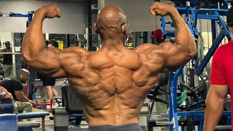 Fascinating Bodybuilder Fred “Biggie” Smalls Trains Arms for 2023 Masters Olympia