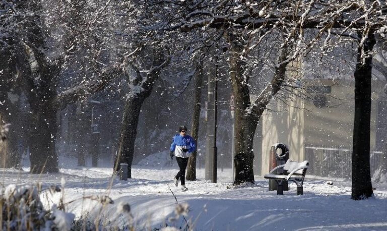 Exposure To Cold Temperatures In The Morning May Help Burn Fat In Men: Study