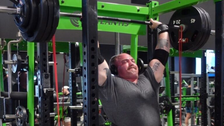 Mitchell Hooper Trains Overhead Press with Bands, Locks Out 200 Kilograms (440 Kilos) for Reps