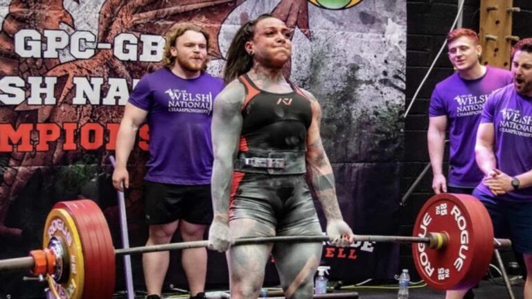 Powerlifter Laura Sancho (82KG) Deadlifts Raw British Record of 263 Kilograms (579.8 Kilos)