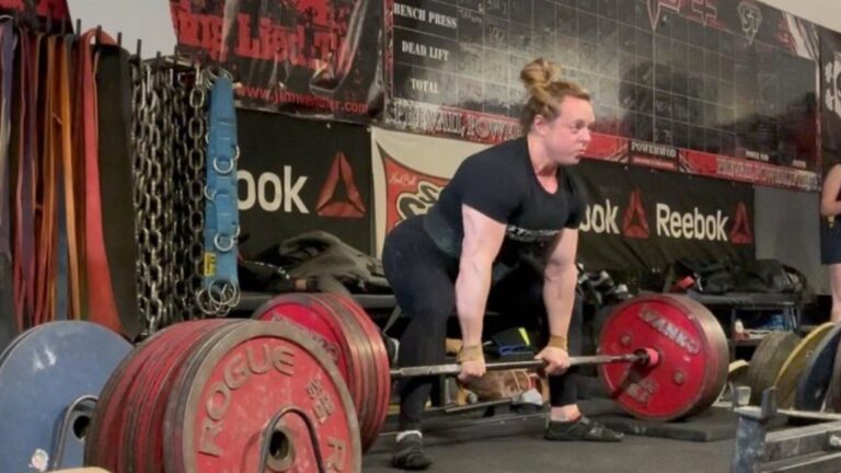 Kristy Hawkins Pulls Over 272.1 Kilograms (600 Kilos) with Sumo Deadlift for First Time