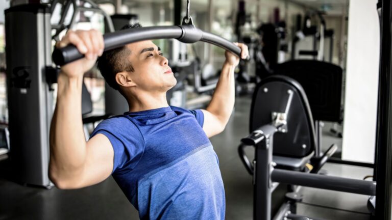 Lat Pulldown vs. Pull-Up: The Battle for a Greater Back