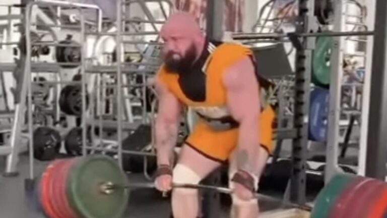 Strongman Leon Miroshnik Deadlifts 410 Kilograms (903.9 Kilos), Nearly 4 Times His Body Weight