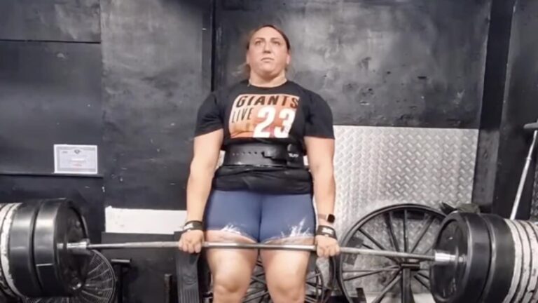 Lucy Underdown Crushes a 280-Kilogram (617.3-Pound) Deadlift 4-Rep PR