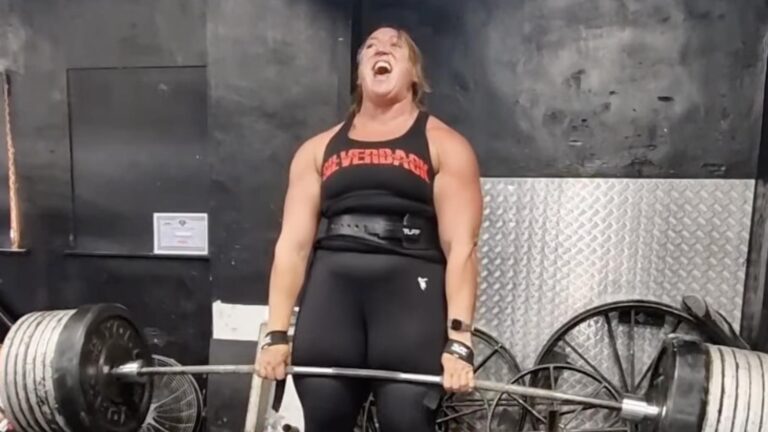 Lucy Underdown Deadlifts Current Strongwoman World Record (300 Kilograms/661.4 Kilos) for 3 Reps