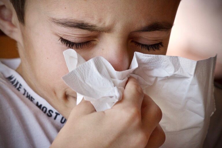 8 Signs That Suggest You May Have A Weak Immune System; Suggestions To Stay Healthy